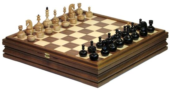 Игровой набор (шахматы, шашки, нарды, домино, карты, кости)  в досе из массива черного дуба 50х50 см